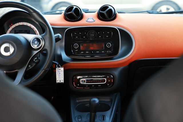 2016 smart Fortwo 2dr Coupe Passion - 22978551 - 32