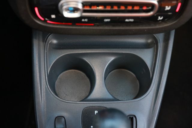 2016 smart Fortwo 2dr Coupe Passion - 22978551 - 36