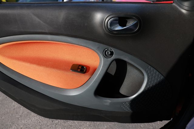 2016 smart Fortwo 2dr Coupe Passion - 22978551 - 37