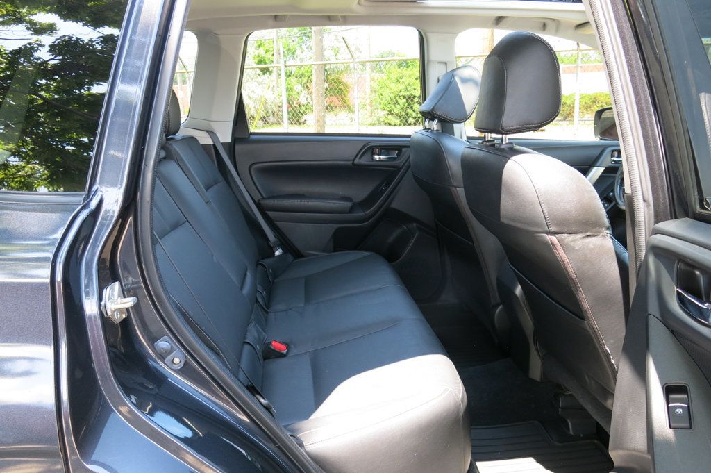 2016 Subaru Forester 2.5i Premium photo 16