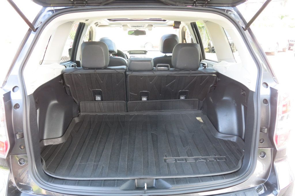 2016 Subaru Forester 2.5i Premium photo 17