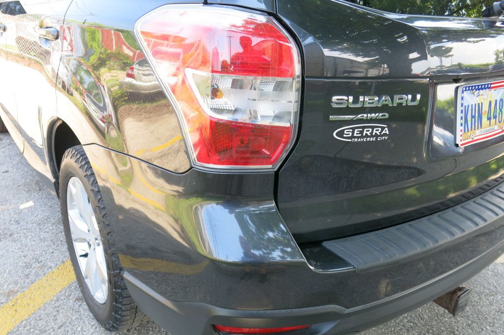 2016 Subaru Forester 2.5i Premium photo 38