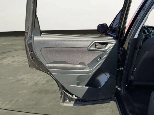 2016 Subaru Forester 4dr CVT 2.5i Premium PZEV - 23006130 - 11