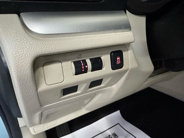 2016 Subaru Impreza Wagon 5dr CVT 2.0i Premium - 23007355 - 13