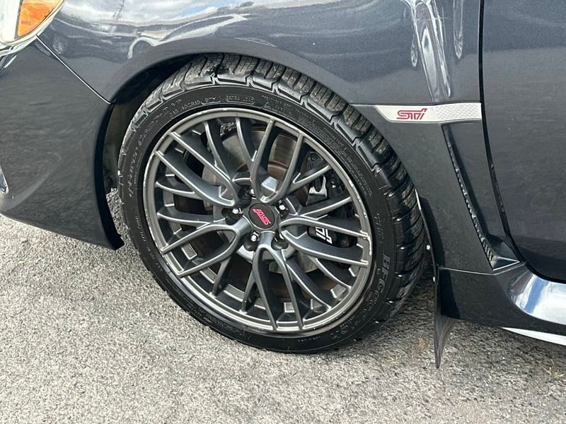 2016 Subaru WRX STI photo 10