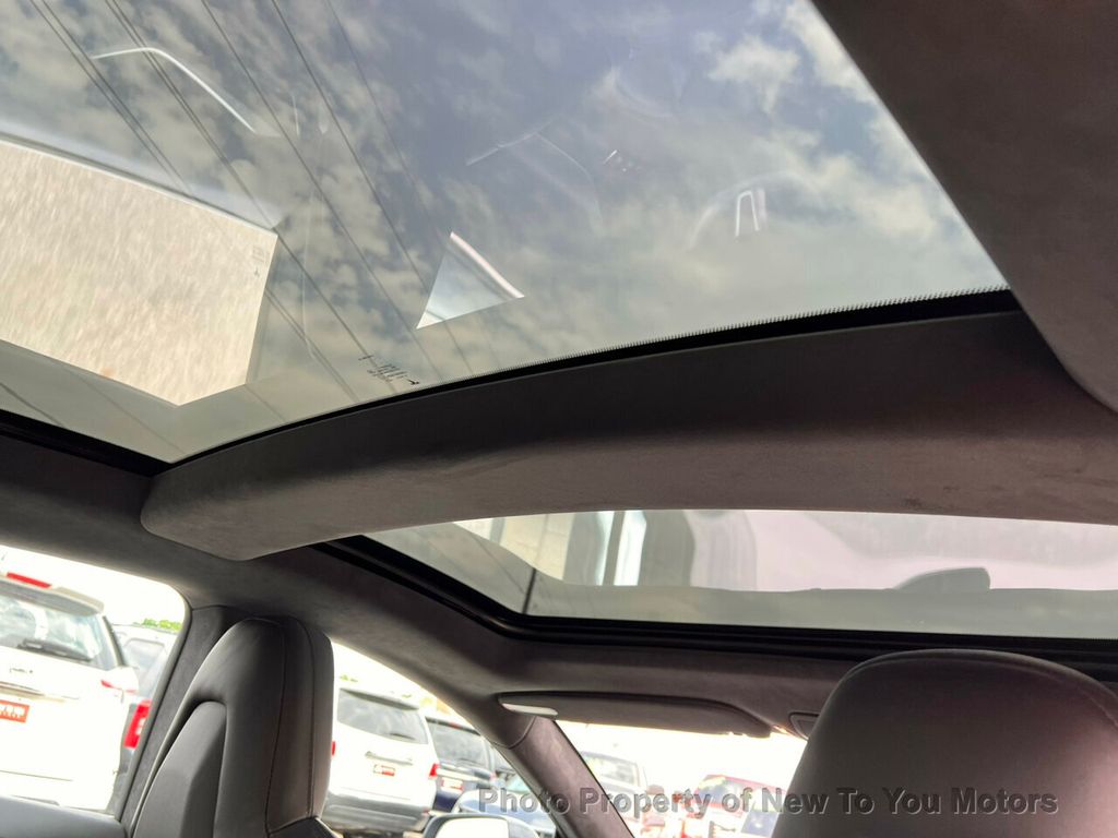 2016 Tesla Model S 70 photo 13