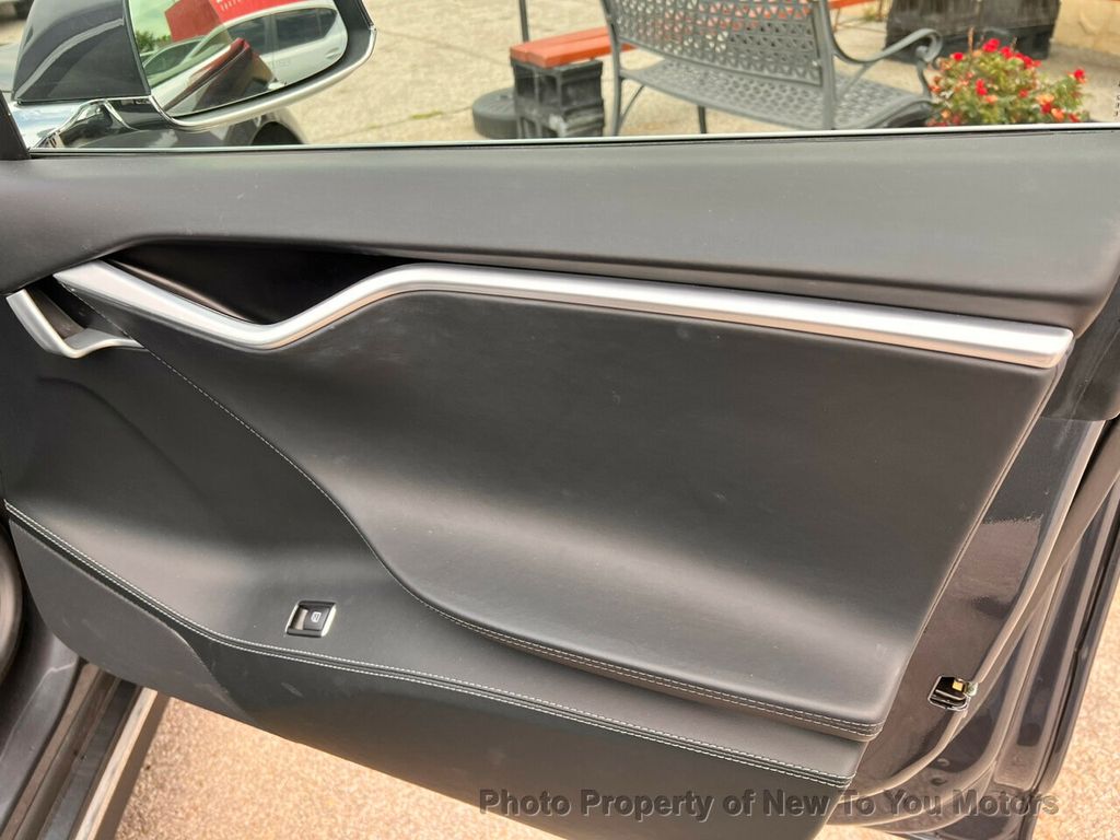 2016 Tesla Model S 70 photo 17
