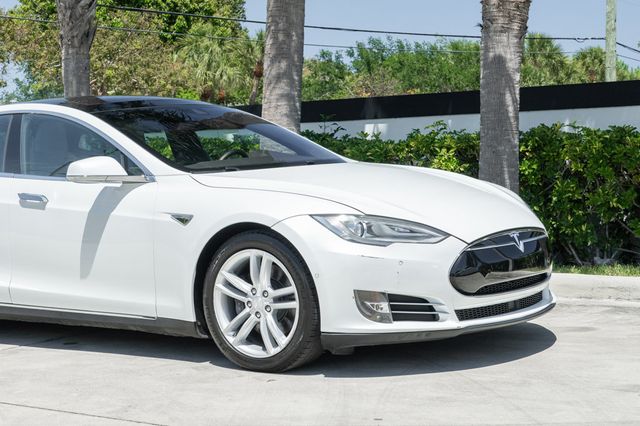 2016 Tesla Model S 4dr Sedan AWD 85D - 23018981 - 10