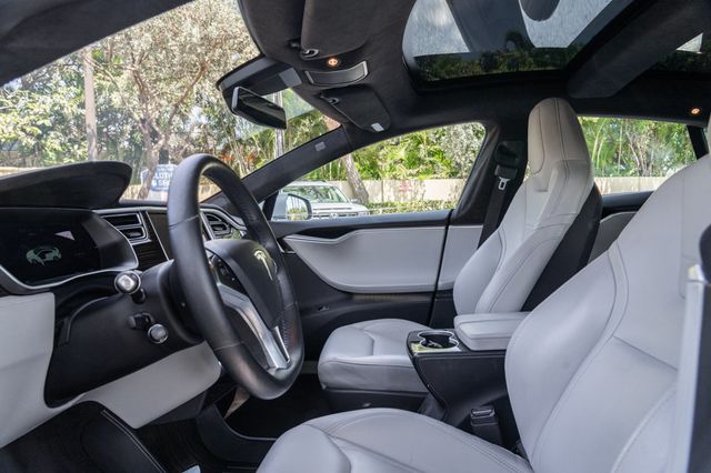 2016 Tesla Model S 4dr Sedan AWD 85D - 23018981 - 13