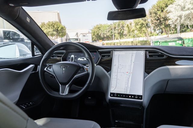 2016 Tesla Model S 4dr Sedan AWD 85D - 23018981 - 18
