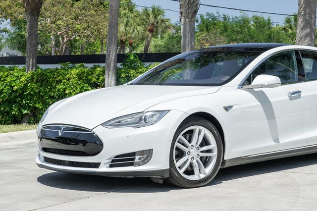 2016 Tesla Model S 4dr Sedan AWD 85D - 23018981 - 1