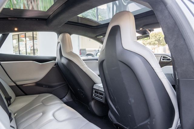 2016 Tesla Model S 4dr Sedan AWD 85D - 23018981 - 24