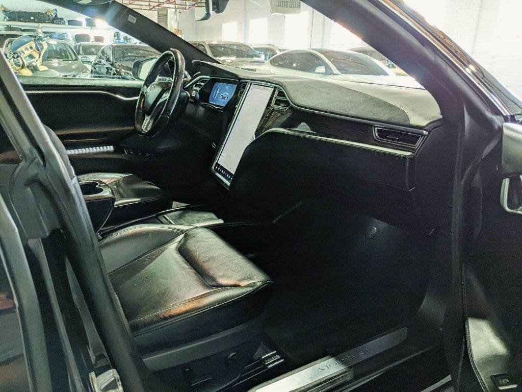 2016 Tesla Model S 4dr Sedan AWD 90D - 21565805 - 32