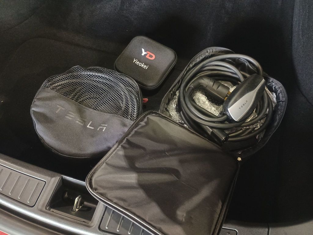 2016 Tesla Model S 4dr Sedan RWD 70 5950 Miles Clean Carfax Florida Car - 22962967 - 40