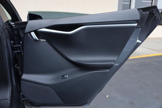 2016 Tesla Model S 90D - 23025219 - 19