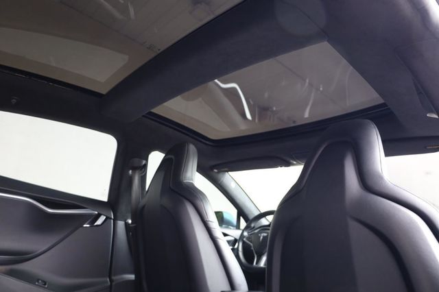 2016 Tesla Model S 90D - 23025219 - 22