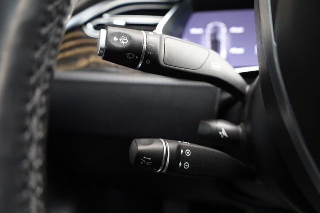 2016 Tesla Model S 90D - 23025219 - 32