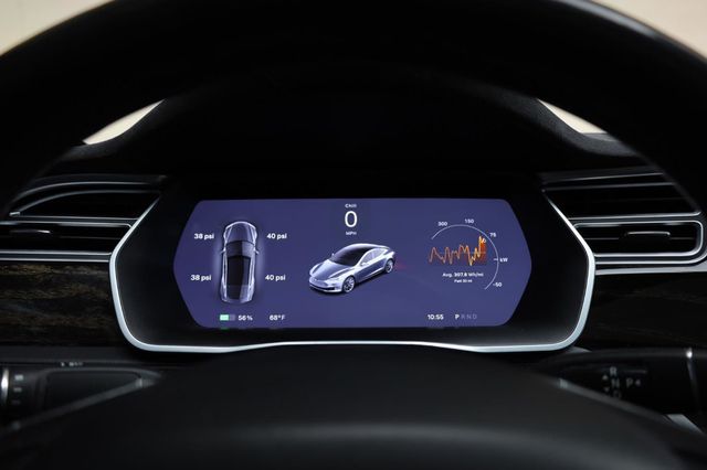 2016 Tesla Model S 90D - 23025219 - 43