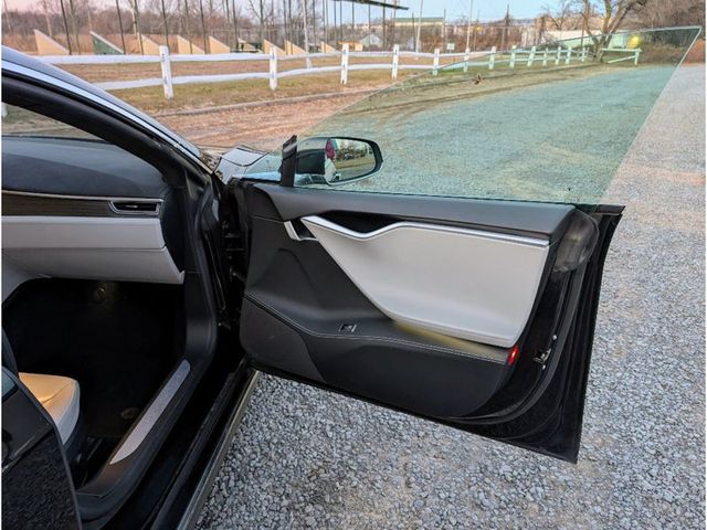 2016 Tesla Model S P90D - 23035071 - 9