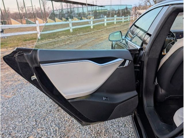 2016 Tesla Model S P90D - 23035071 - 8