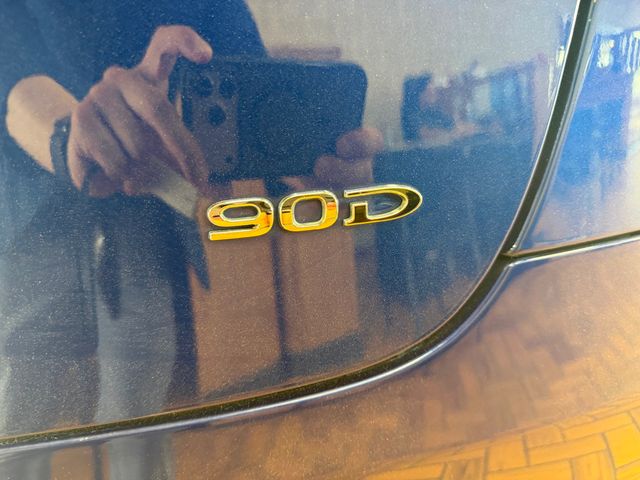 2016 Tesla Model X AWD 4dr 90D - 23018427 - 38