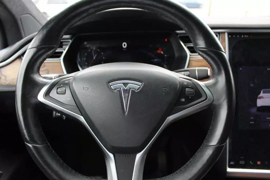 2016 Tesla Model X AWD 4dr 90D - 22412202 - 17