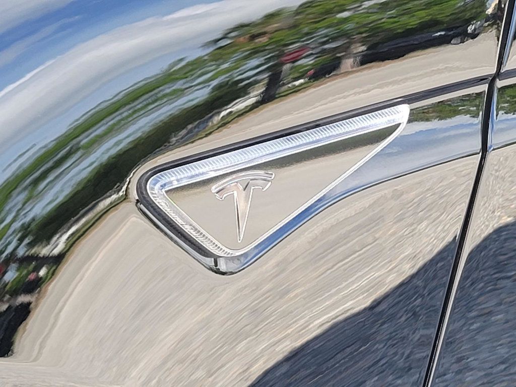 2016 Tesla Model X P90D photo 28