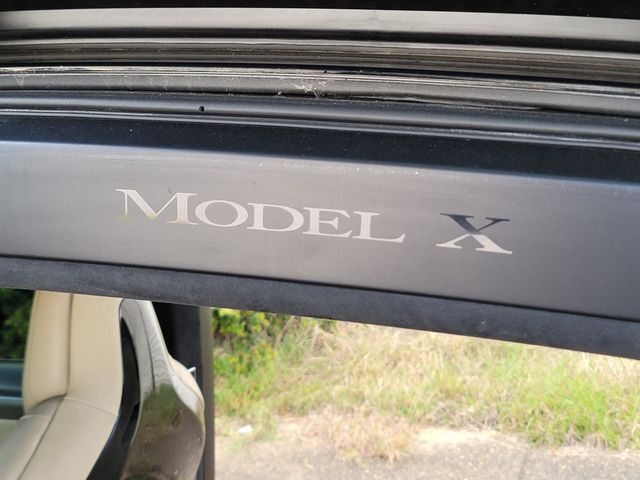 2016 Tesla Model X AWD 4dr P90D - 22835769 - 38