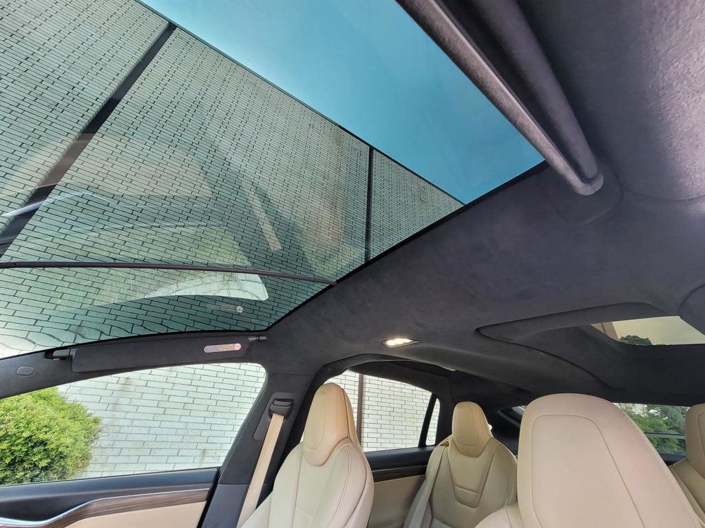 2016 Tesla Model X P90D photo 8