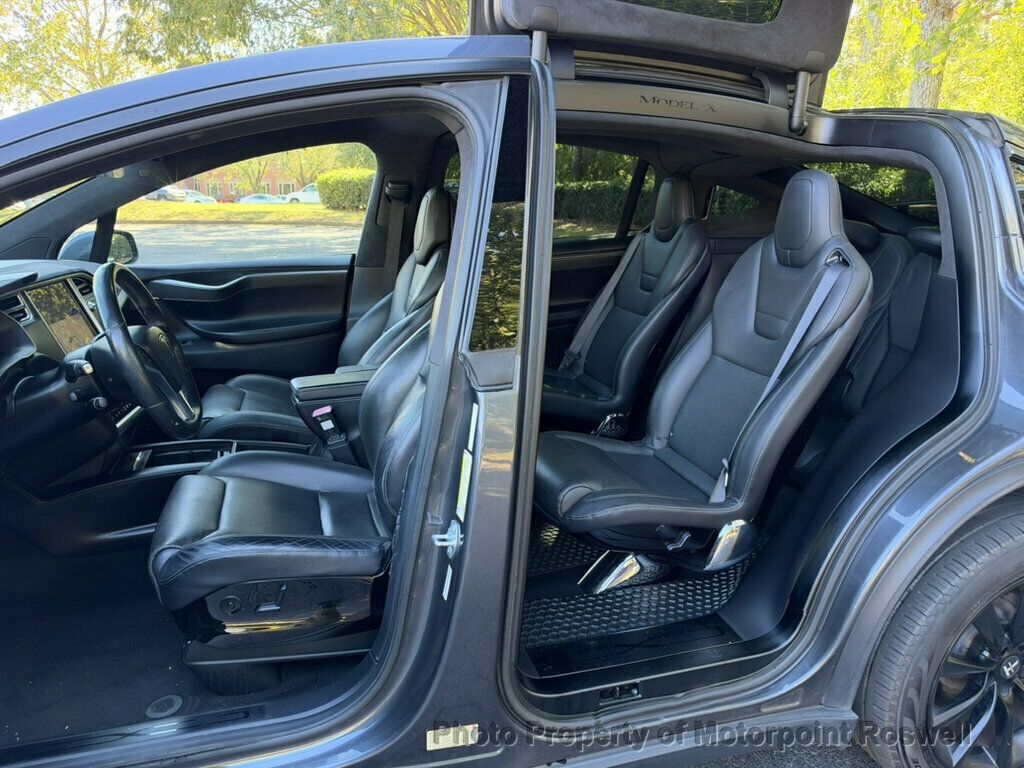 Tesla Model X photo 10