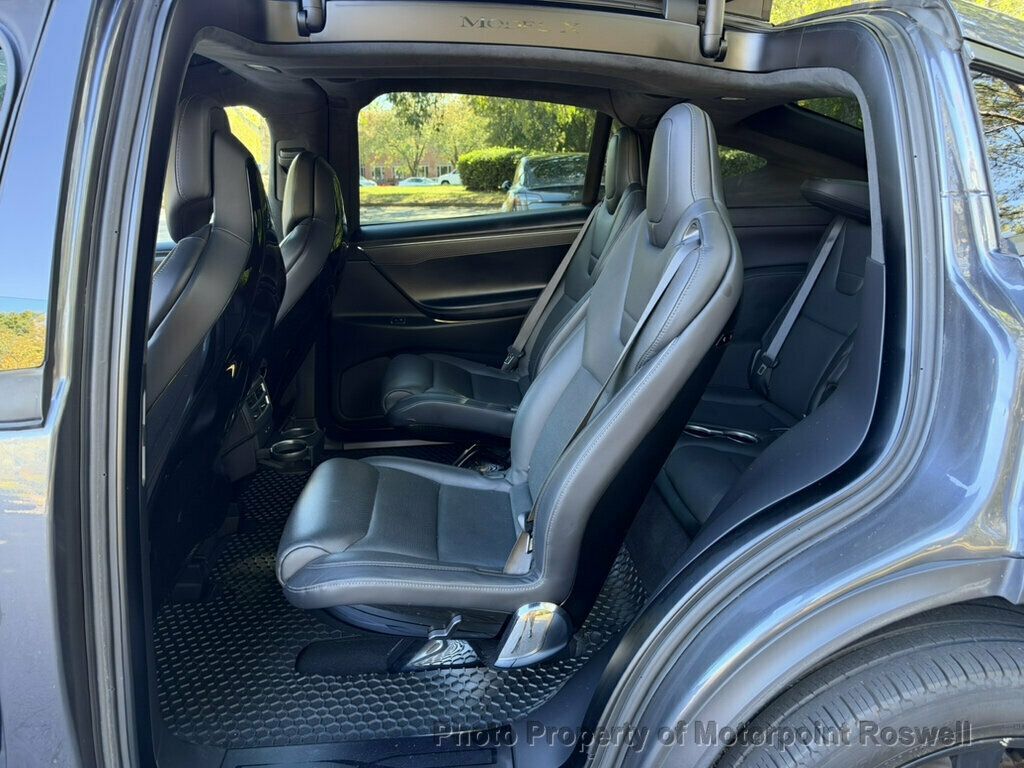 Tesla Model X photo 11