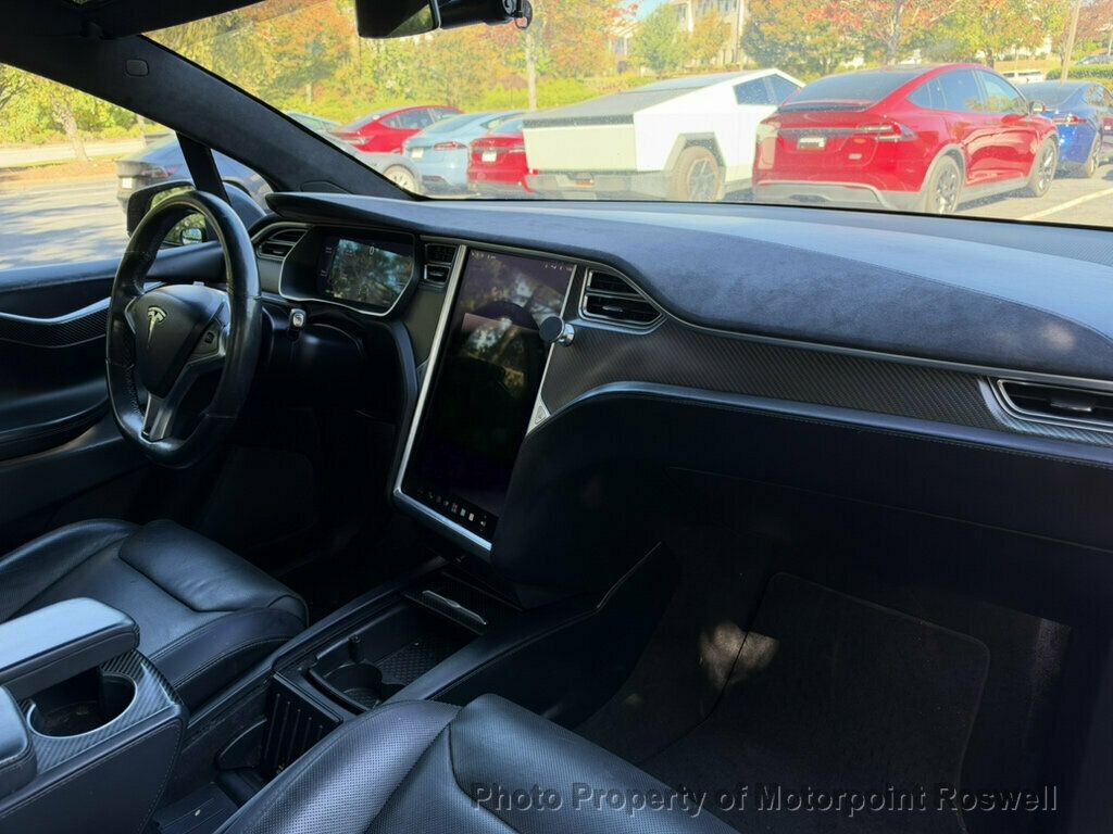 Tesla Model X photo 18