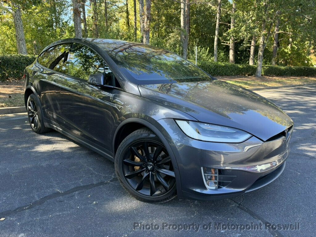 Tesla Model X photo 2