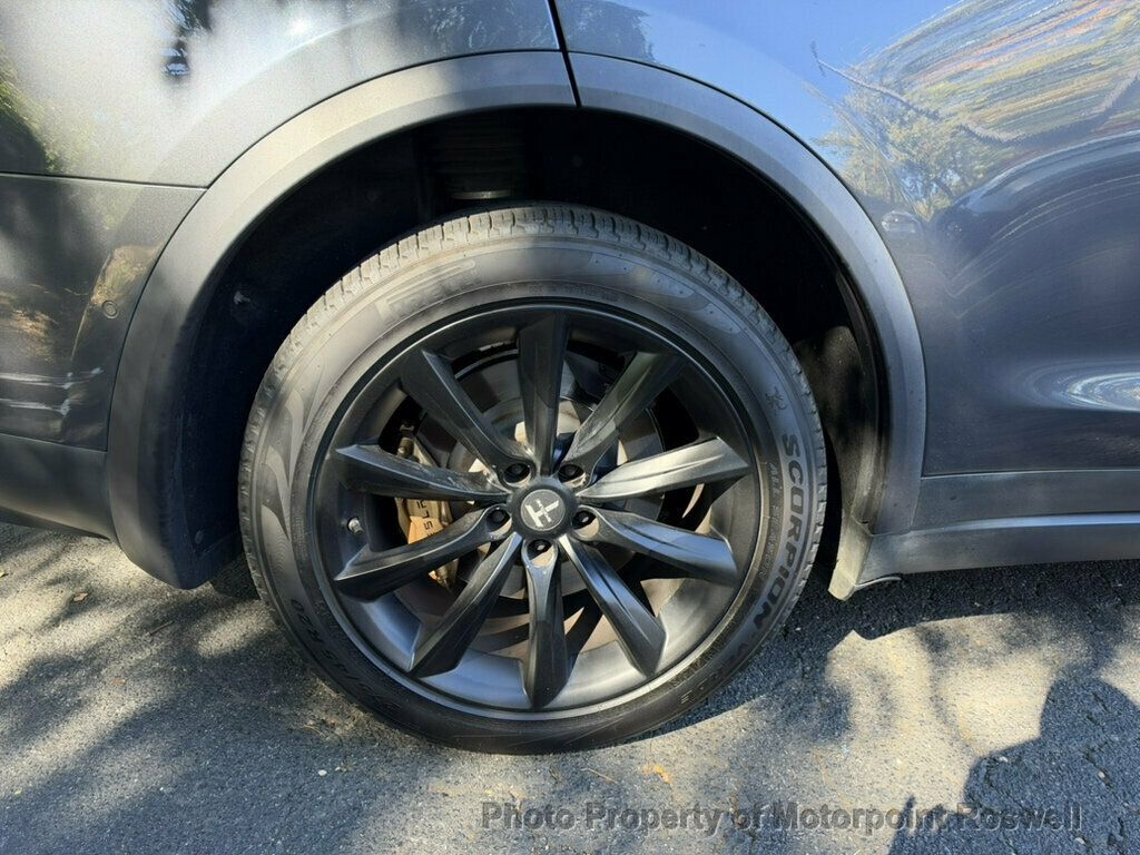 Tesla Model X photo 28