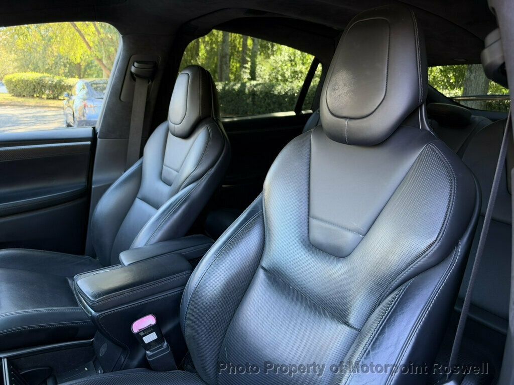 Tesla Model X photo 7