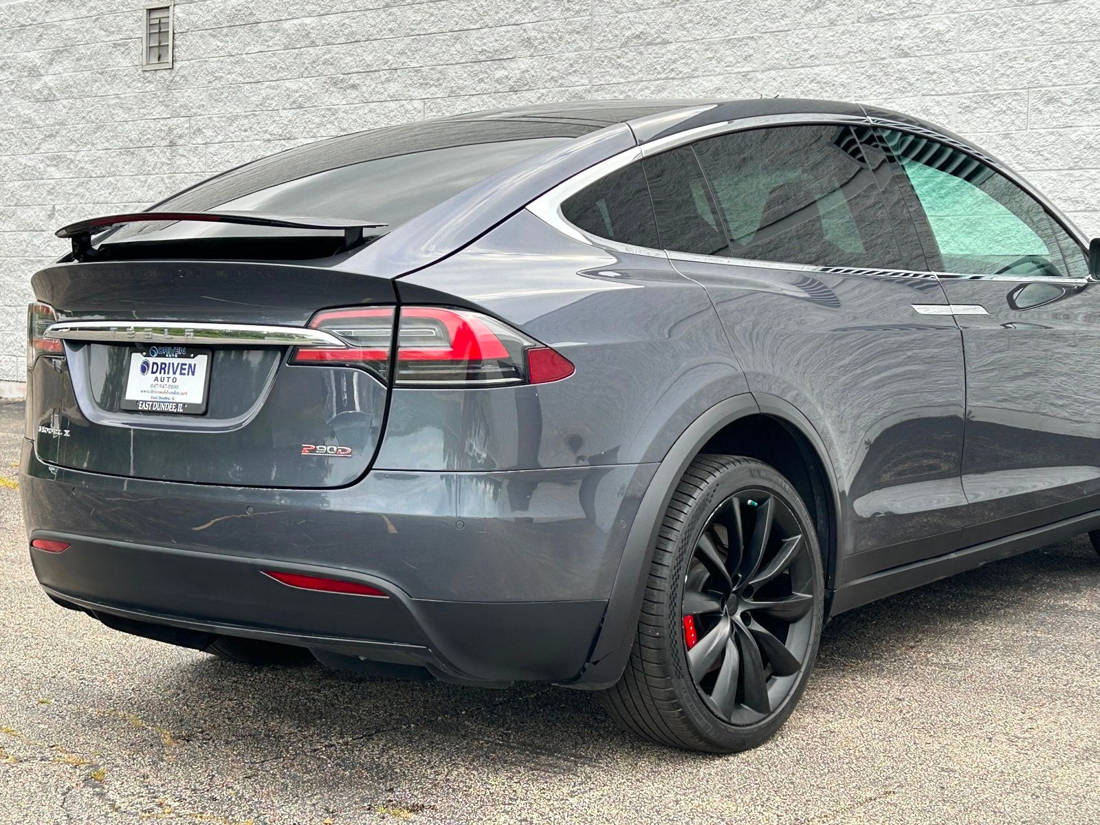2016 Tesla Model X P90D photo 11