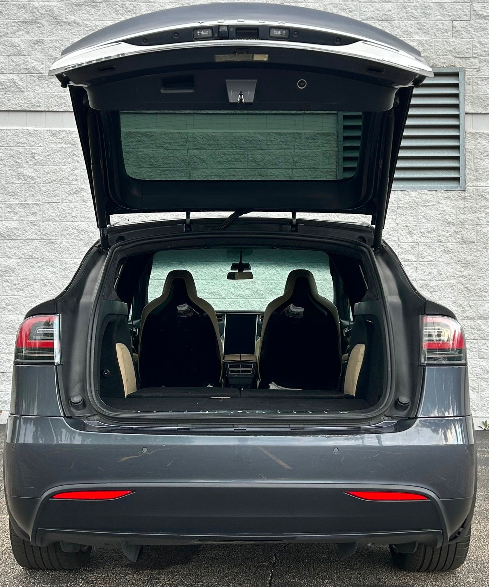 2016 Tesla Model X P90D photo 30