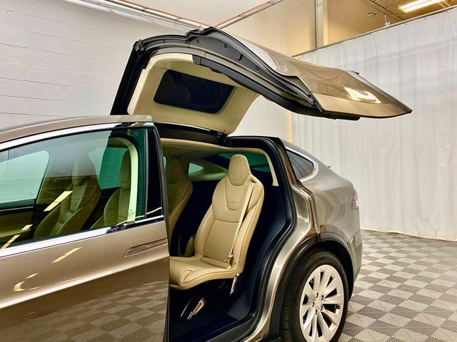 2016 Tesla Model X 90D Only 26,663 Miles, AWD, Electric-417 hp, Auto, Immaculate!   - 21085611 - 18