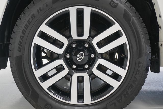 2016 Toyota 4Runner  - 22942240 - 31