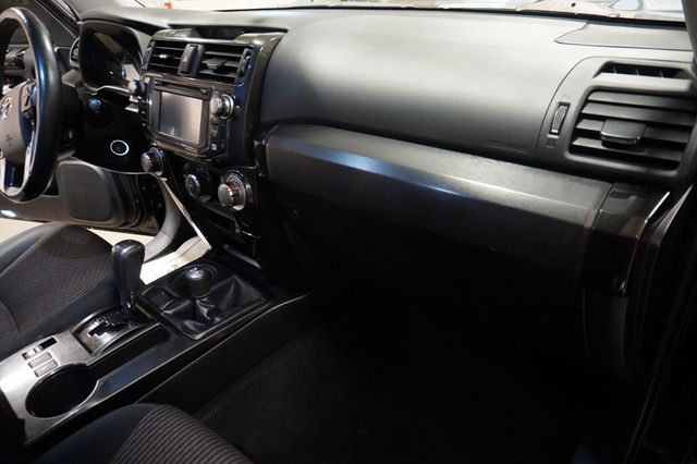 2016 Toyota 4Runner  - 23064043 - 11