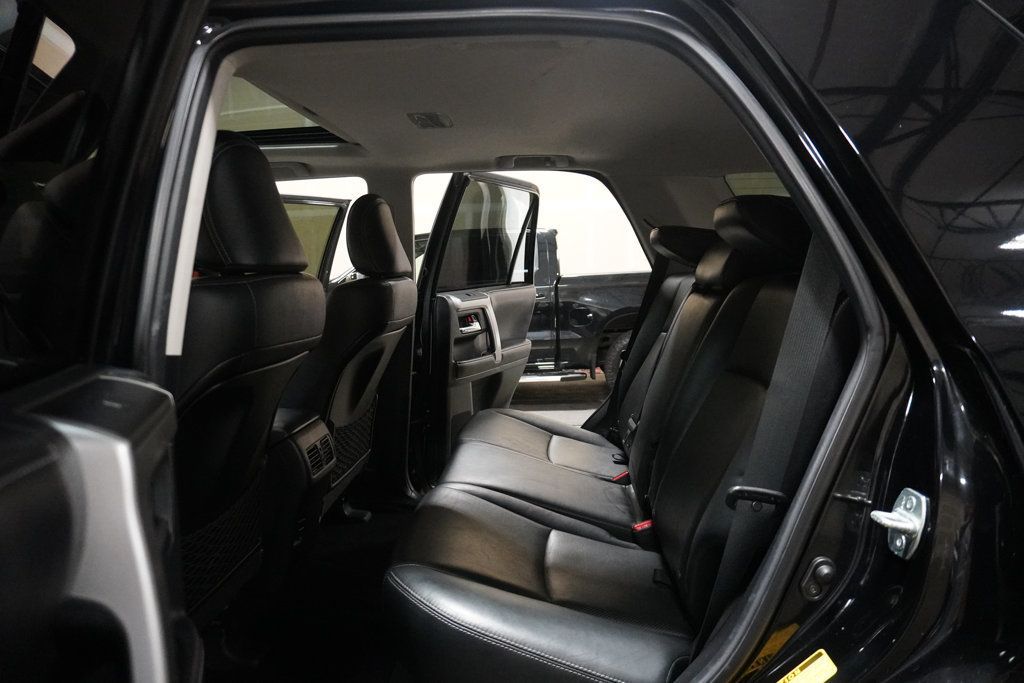 2016 Toyota 4Runner Limited photo 4