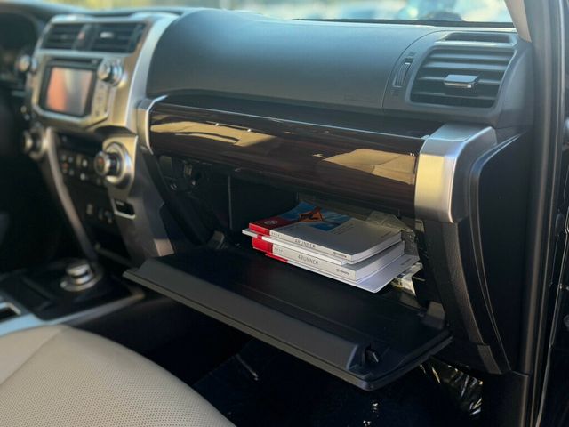 2016 Toyota 4Runner 4WD 4dr V6 Limited - 22942104 - 31