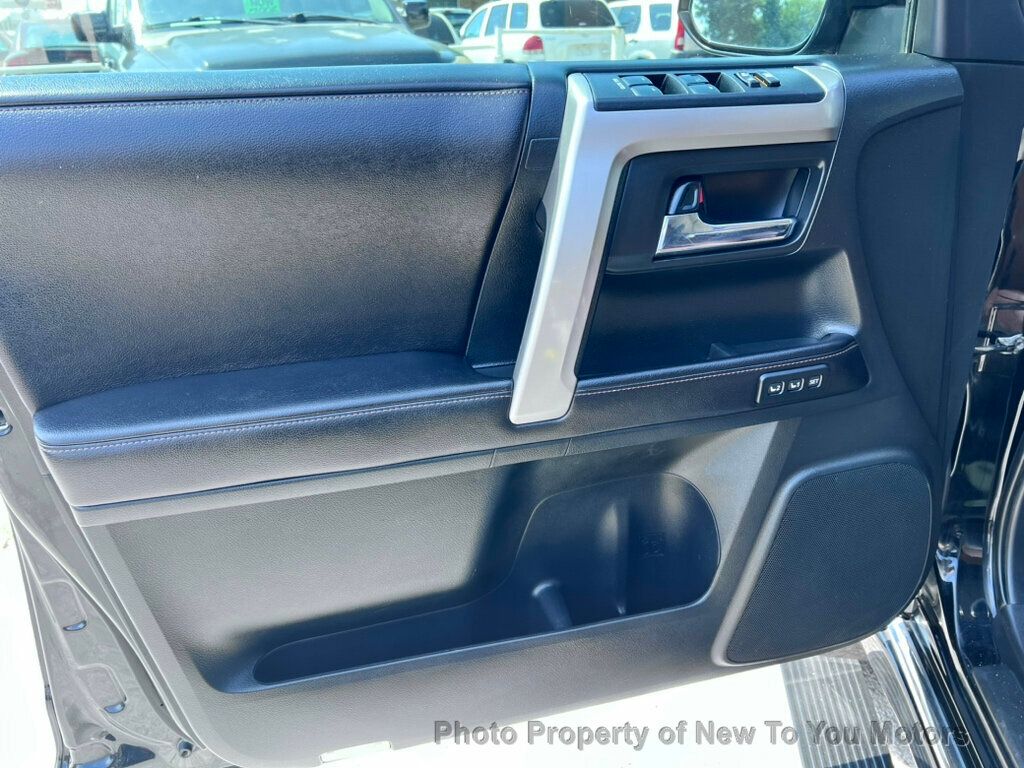 2016 Toyota 4Runner V6 Limited photo 21