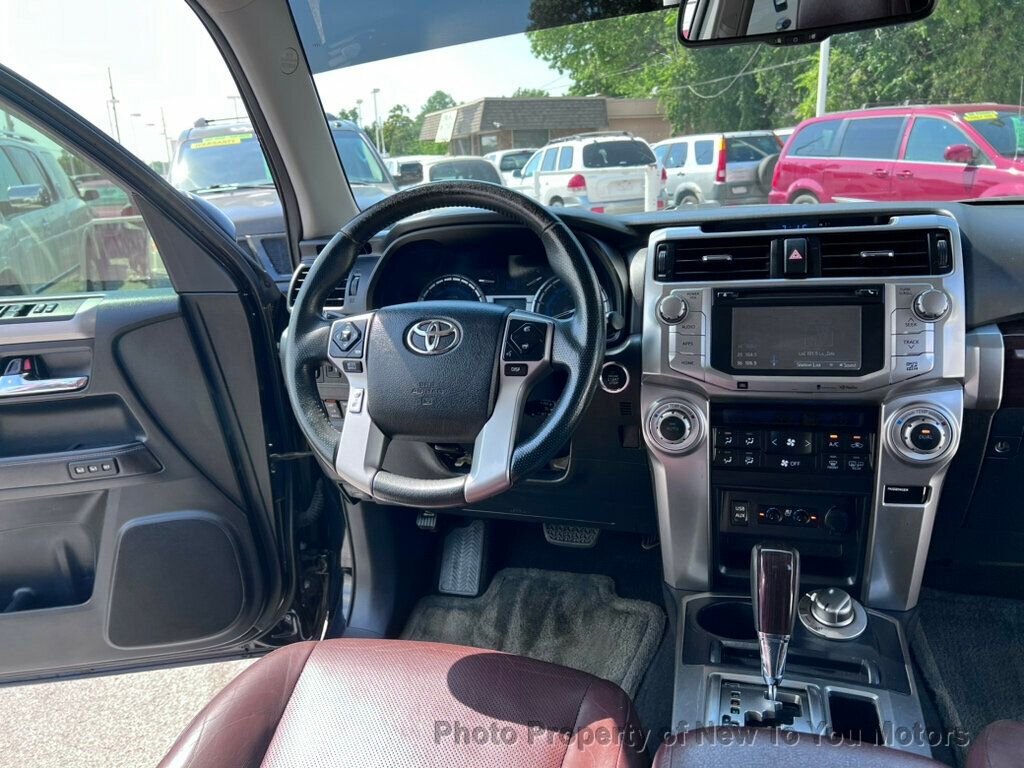 2016 Toyota 4Runner V6 Limited photo 3