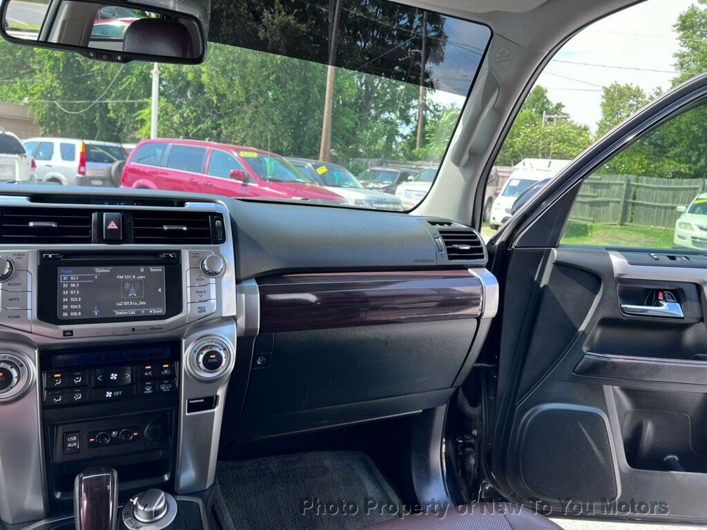 2016 Toyota 4Runner V6 Limited photo 4