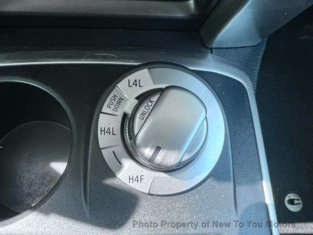 2016 Toyota 4Runner V6 Limited photo 6