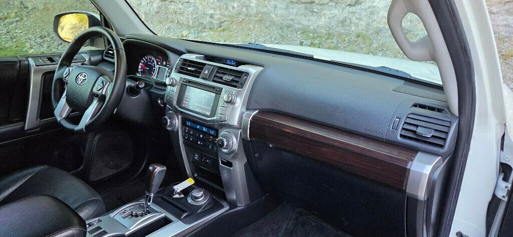 2016 Toyota 4Runner 4WD 4dr V6 Limited - 23026516 - 19