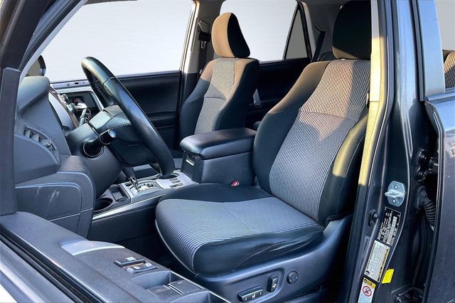 2016 Toyota 4Runner 4WD 4dr V6 SR5 - 22961672 - 9