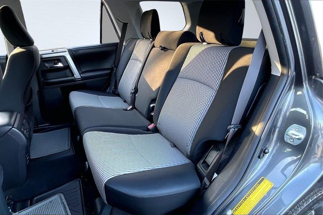 2016 Toyota 4Runner 4WD 4dr V6 SR5 - 22961672 - 17