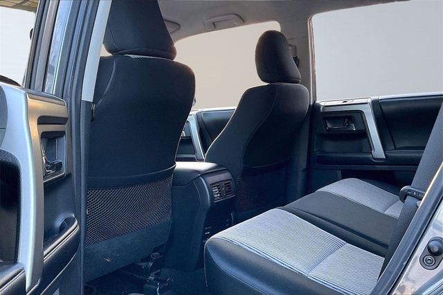 2016 Toyota 4Runner 4WD 4dr V6 SR5 - 22961672 - 18